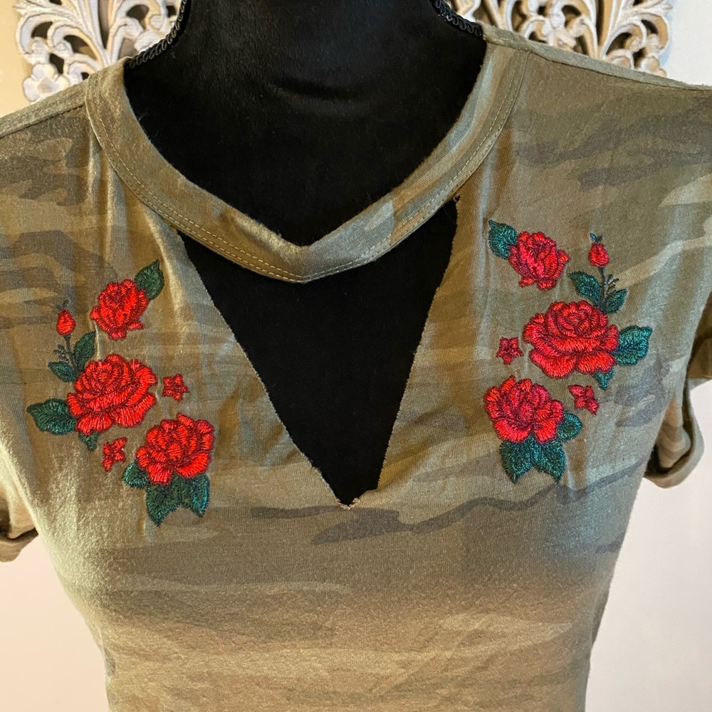 Fun top! - Picture 2 of 2